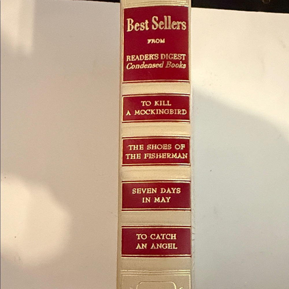 Reader's Digest Condensed Books Collection - Best Sellers-Red and Gold